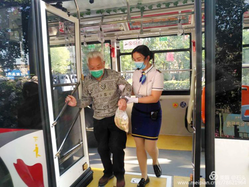 車靚，服務(wù)也靚01.jpg
